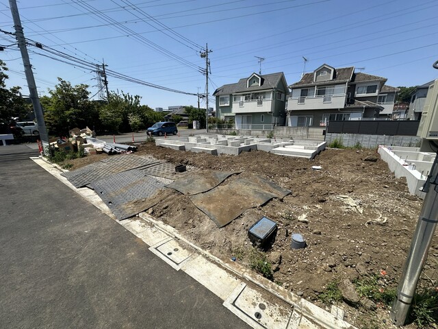 基礎工事が完了したB号棟です。