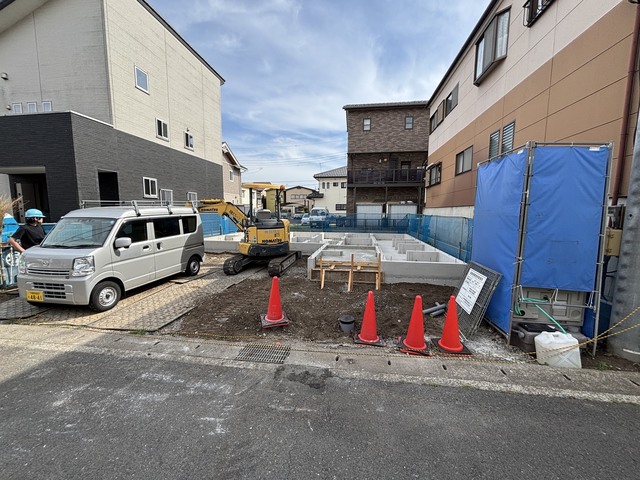 柱固定金物のなかでも非常に高い性能を持つ「ホールダウン金物（HD20）」の約2倍の強度があり、短期基準接合耐力40.3kNの評価を受けています。台風などの強風に耐えられる耐久性を保ちます。