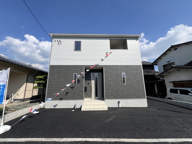 「いってきます」「ただいま」「おかえり」が聞こえそうな玄関