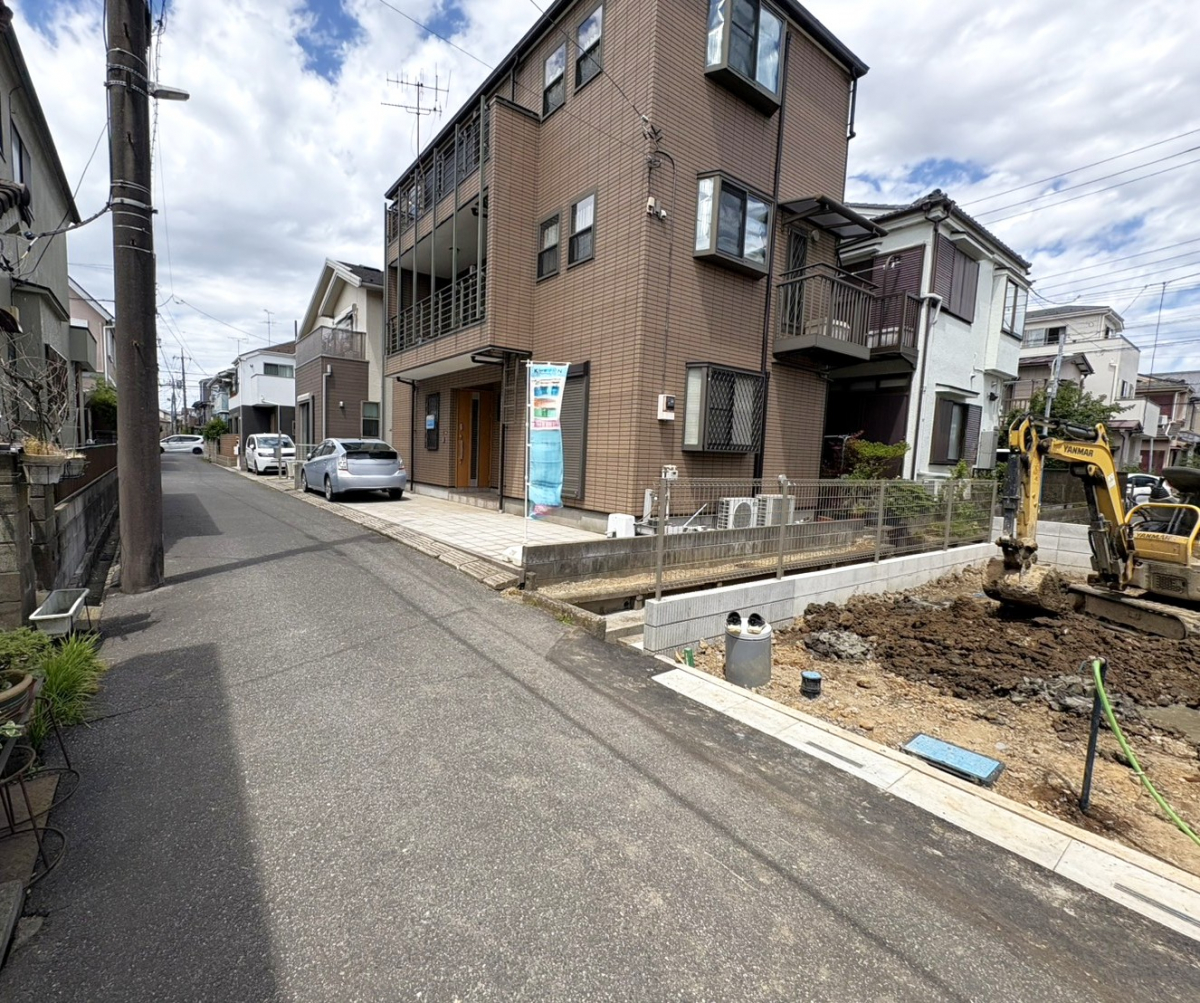 【外観写真】小学校徒歩11分・中学校徒歩8分。子育て世帯にも暮らしやすい住環境です。ぜひ周辺環境とあわせて現地をご見学ください。 