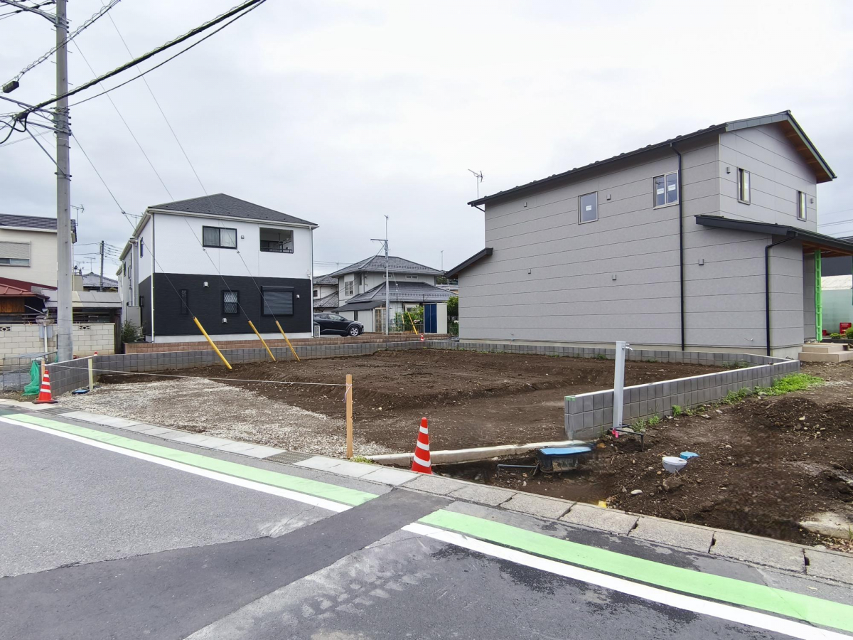 前面道路約4.3m〜5.0m公道 
