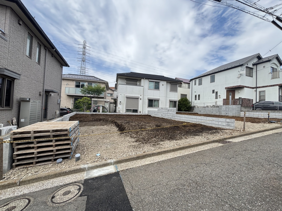 【現地写真】 前面道路約4.2〜4.5m！公道につき権利関係スッキリ！