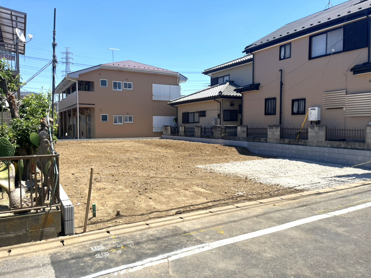 販売現地【2026/5/30撮影】 カースペース並列3台可