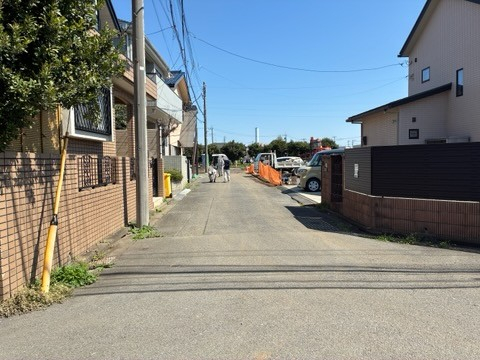 南側接続道路から北を臨む（2026年4月3日撮影） 