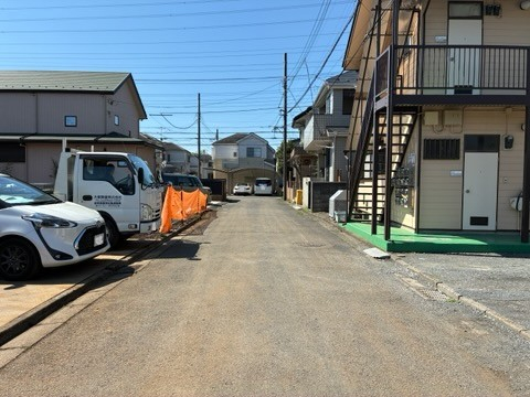 南側接続道路から西を臨む（2026年4月3日撮影） 
