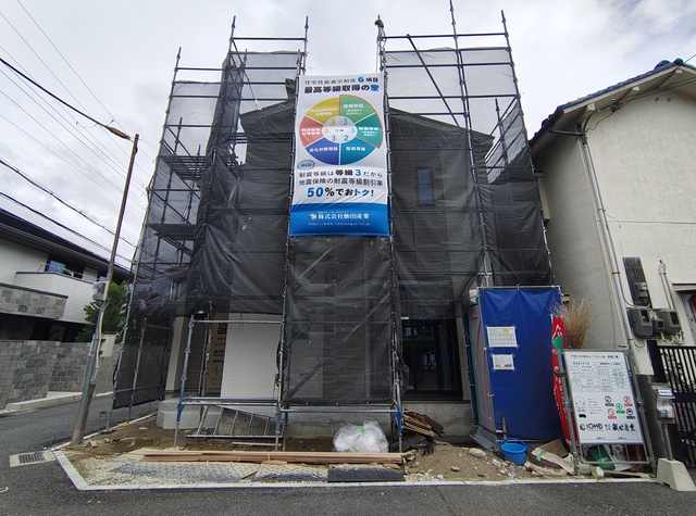 建物完成予定日は2026年9月下旬予定となります。