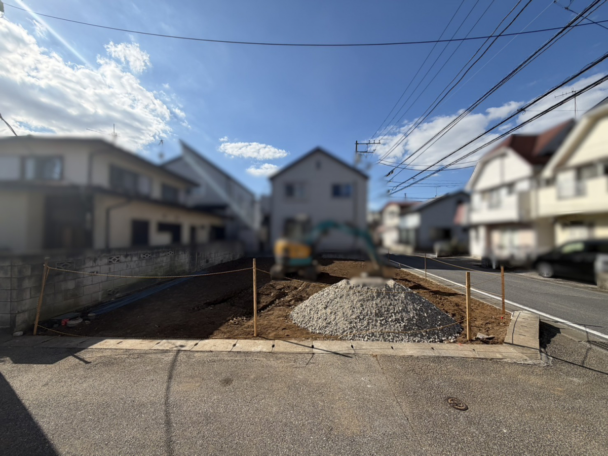 前面道路含む現地写真（2026.10.10撮影） 耐震等級3に加え制震ダンパーでさらに地震に強い！