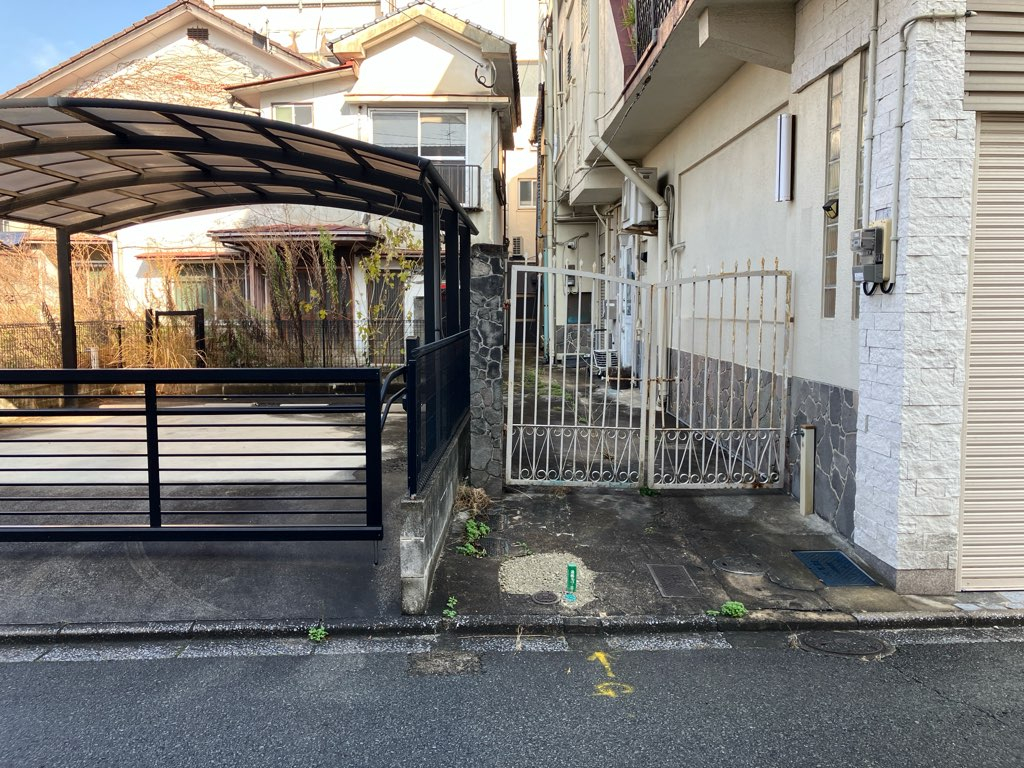 現地土地写真 造成工事完了時期:2026年5月下旬※建物解体後の引き渡しとなります。