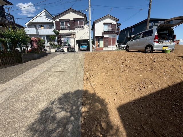 前面道路含む現地写真になります。